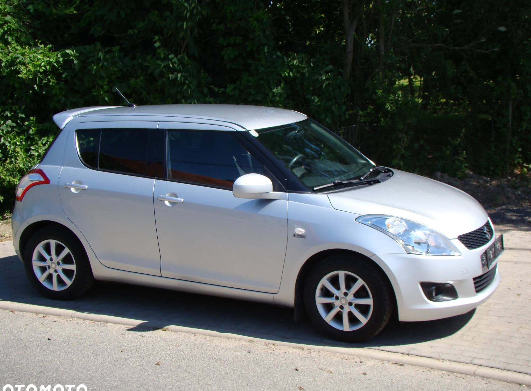 Suzuki Swift cena 14900 przebieg: 89222, rok produkcji 2013 z Suchedniów małe 254